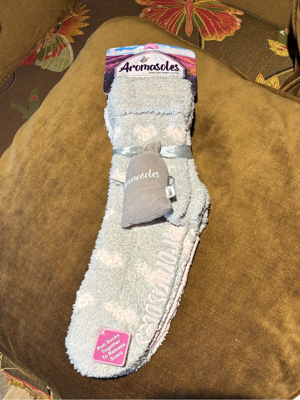 Women's  Plush Lounge Socks in Light Gray with Pink Accents